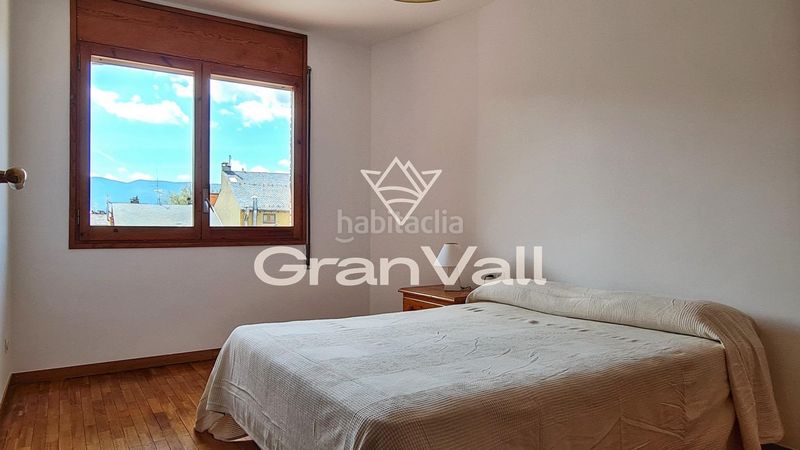 Foto e5eb2660-7c37-44f5-a8b9-da00cfe3b129. Apartament amb calefacció aparcament a Puigcerdà