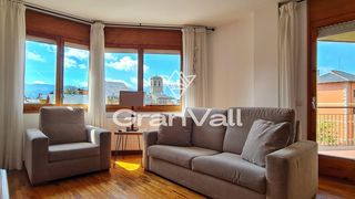 Apartament a Puigcerd�. Luminoso piso en el centro de puigcerd� con vistas a la tosa