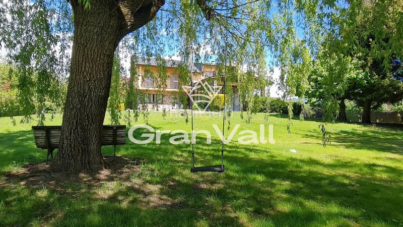 Foto cc9c46d4-8b80-4aea-aa5e-c7b054689746. Xalet amb calefacció aparcament a Puigcerdà
