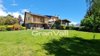 Chalet à Puigcerdà. Espectacular casa unifamiliar en la zona del lago de puigcerdà