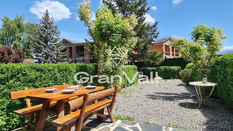 Foto 01944312-e044-4976-b23b-32f8f590bceb. Casa adossada amb calefacció aparcament a Puigcerdà