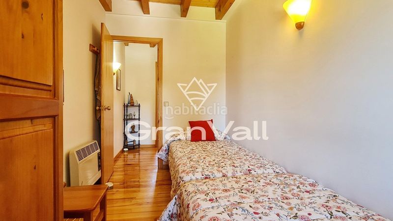 Foto 4bb320fa-a8ca-4835-bbbf-df90feccd033. Casa adossada amb calefacció aparcament a Puigcerdà
