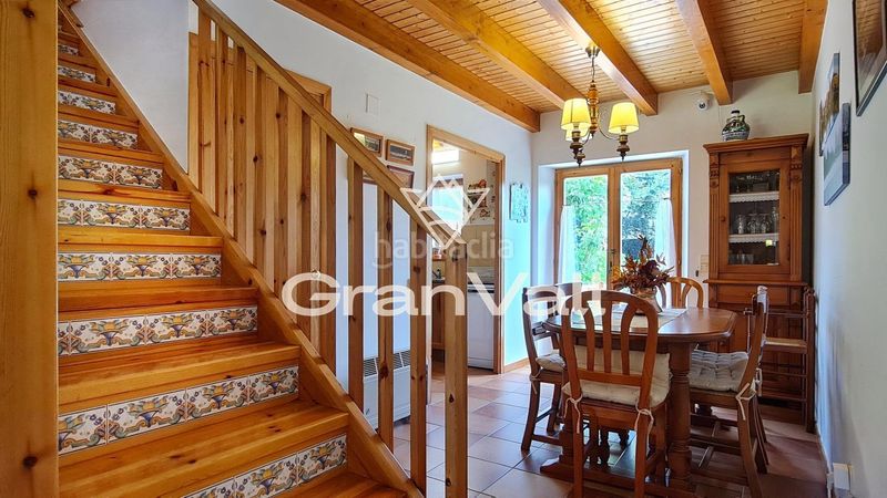 Foto 56b99867-f954-436e-aee5-0efb1f60cbe2. Casa adossada amb calefacció aparcament a Puigcerdà