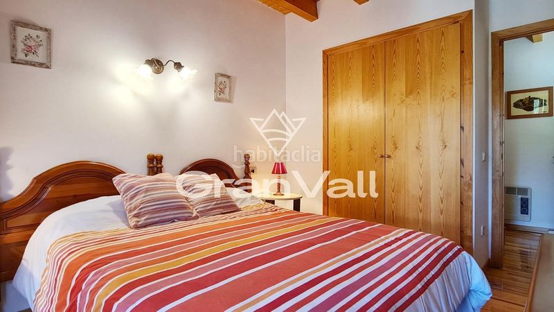 Foto b5569e84-4571-4a58-9e08-cb86cace9269. Casa adossada amb calefacció aparcament a Puigcerdà