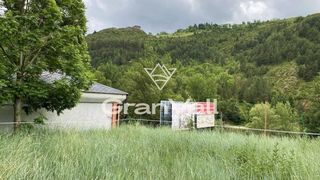 Terreny residencial a Montellà i Martinet. Terreno en martinet para la construcción de dos viviendas y posi