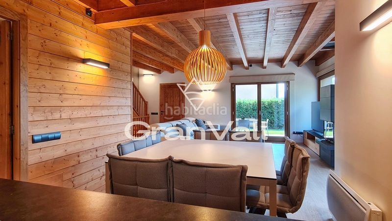 Foto 5ca7f6ff-7cce-4ca1-86fc-f2e6e1bd6c7b. Casa amb calefacció aparcament a Enveitg