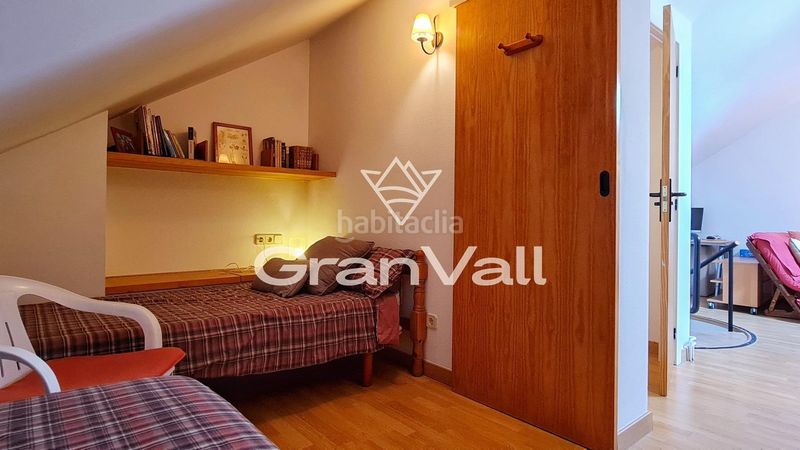 Foto c58ce183-3ee9-42ba-b55a-3c25813363c7. Àtic amb calefacció aparcament a Puigcerdà