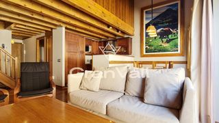 �tic a Alp. Acogedor d�plex con acabados ceretanos en la molina pueblo, junt
