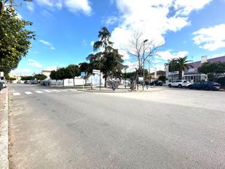 Local commercial en Parque Atlntico - Ronda este. Local comercial en venta en jerez de la frontera