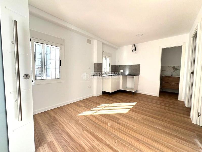 Foto f7a64e88-aa1a-428b-892c-308fc82d5145. Pis a Santiago - Coronación Jerez de la Frontera