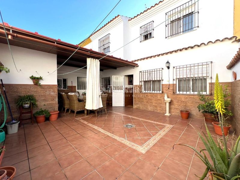 Foto fcb88f24-8467-4c2d-8ff7-e9e604ae0830. Casa a Parque Atlántico - Ronda este Jerez de la Frontera