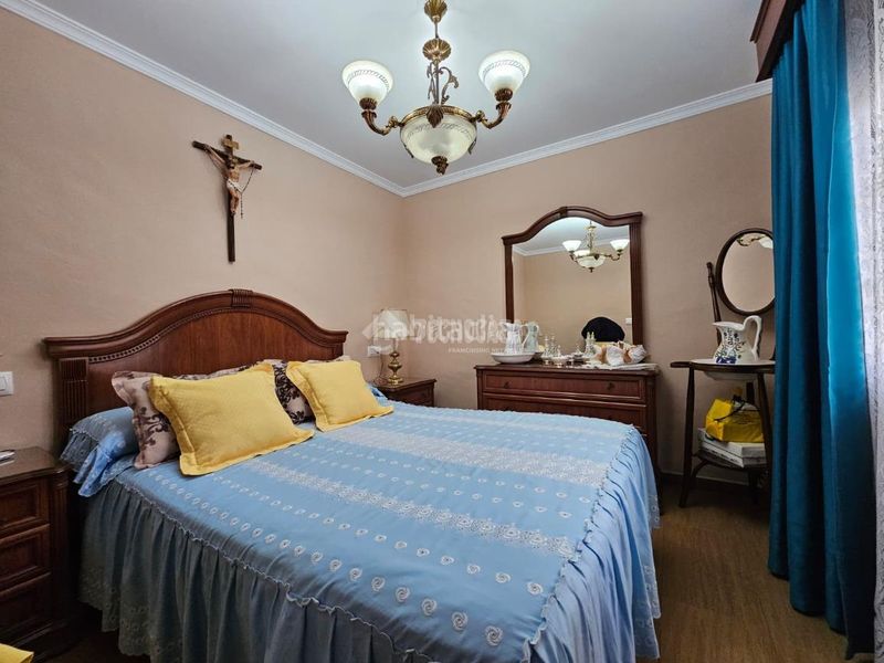 Foto 9aaf0792-6461-4783-bc41-3b9c447c1f89. Pis a Santiago - Coronación Jerez de la Frontera