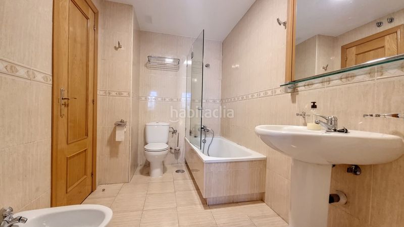 Foto 199796fb-e444-405a-96b1-7017413bf69e. Rent flat with heating parking in Valdeacederas Madrid