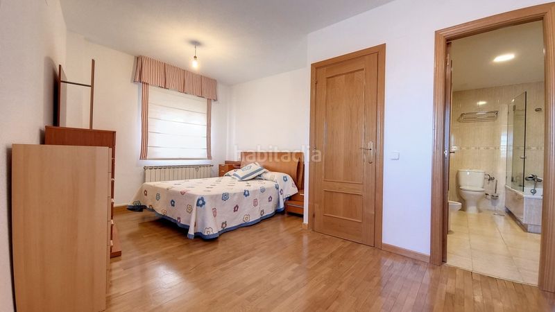 Foto dbf46c81-058e-4676-8aa0-498ca7c38323. Rent flat with heating parking in Valdeacederas Madrid