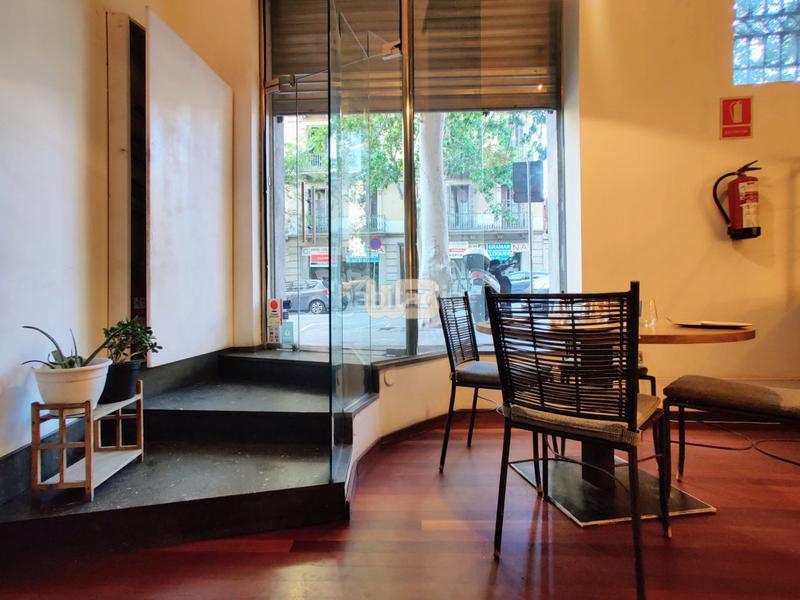 Foto f70b822b-6d3e-4323-90ec-643eea849a26. Traspàs local comercial amb calefacció a Dreta de l´Eixample Barcelona