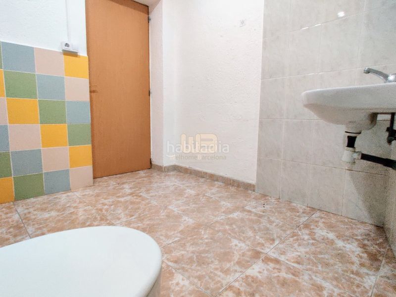 Foto 60ee6206-1ad7-4ec6-95ae-c69d68c8c2ce. Local comercial a Can Clos-Pinetons Ripollet