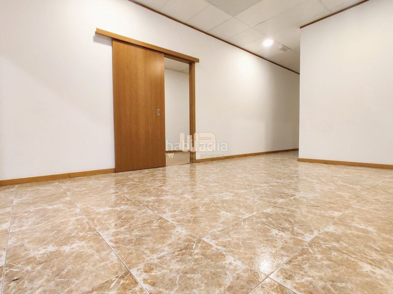 Foto 9d44b57b-9074-40e0-b7e3-7aec40c07bf6. Local comercial a Can Clos-Pinetons Ripollet