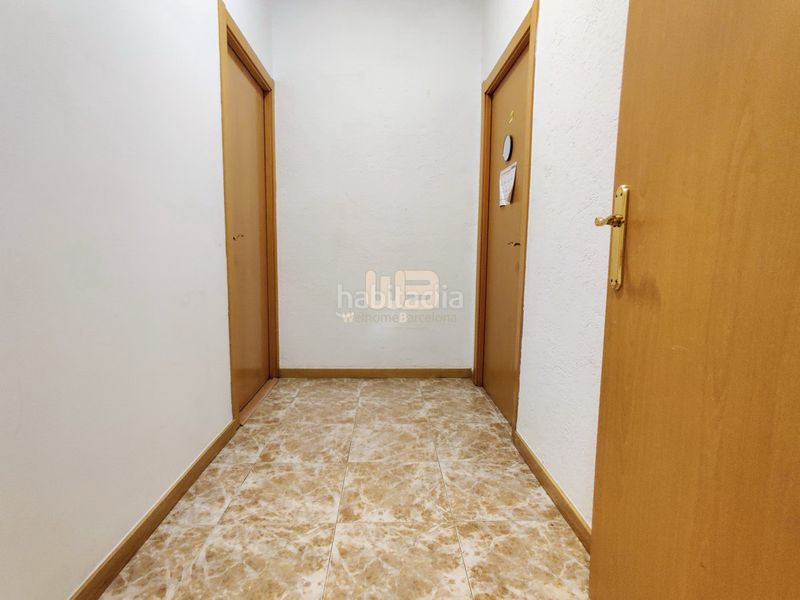 Foto e1e4d044-2c48-415b-95bf-9dfdcfff3e34. Local comercial a Can Clos-Pinetons Ripollet