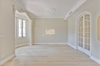 Location Appartement  Carrer d'enric granados. Piso en finca modernista recién reformado