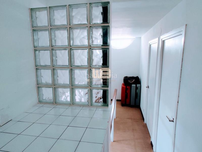 Foto 02e7cc4c-3046-4ab0-8dcf-708c56f14730. Alquiler casa adosada bonita casa en alquiler con jardín privado y piscina comunitaria en Barcelona