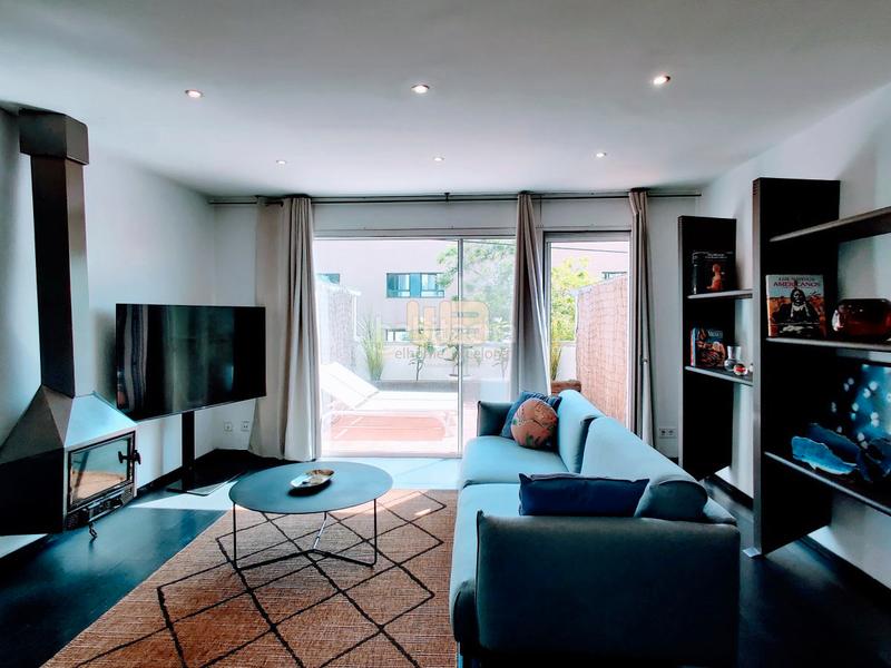 Foto 05b7e871-00d1-45fb-8d56-962ce7ecd224. Alquiler casa adosada bonita casa en alquiler con jardín privado y piscina comunitaria en Barcelona