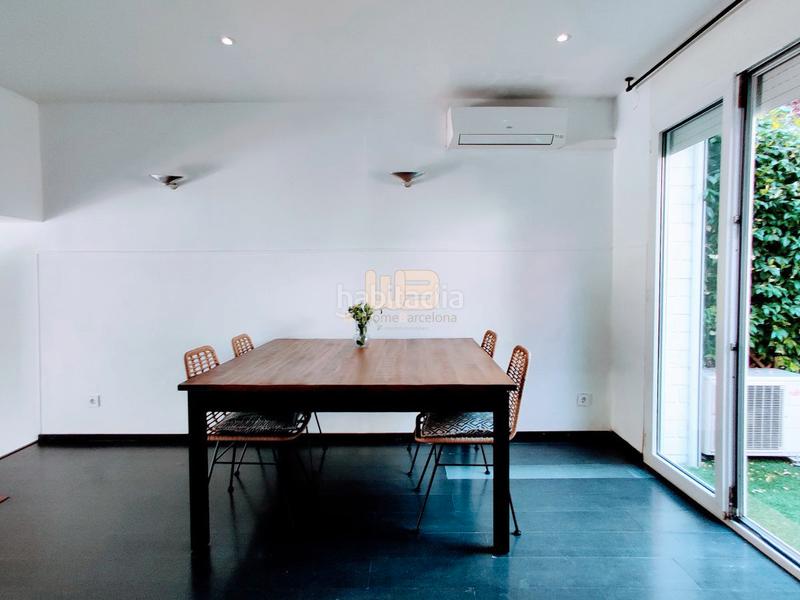 Foto 12bd03a9-cb4c-46ef-8a1d-7e0fba7afbbf. Alquiler casa adosada bonita casa en alquiler con jardín privado y piscina comunitaria en Barcelona