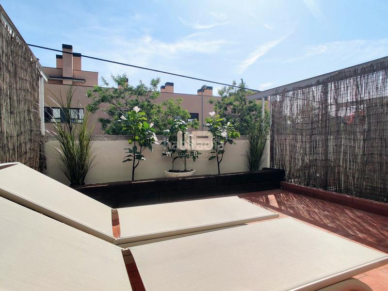 Foto 13a54a4c-b1ce-4d42-9ad8-3562b220bb3e. Alquiler casa adosada bonita casa en alquiler con jardín privado y piscina comunitaria en Barcelona