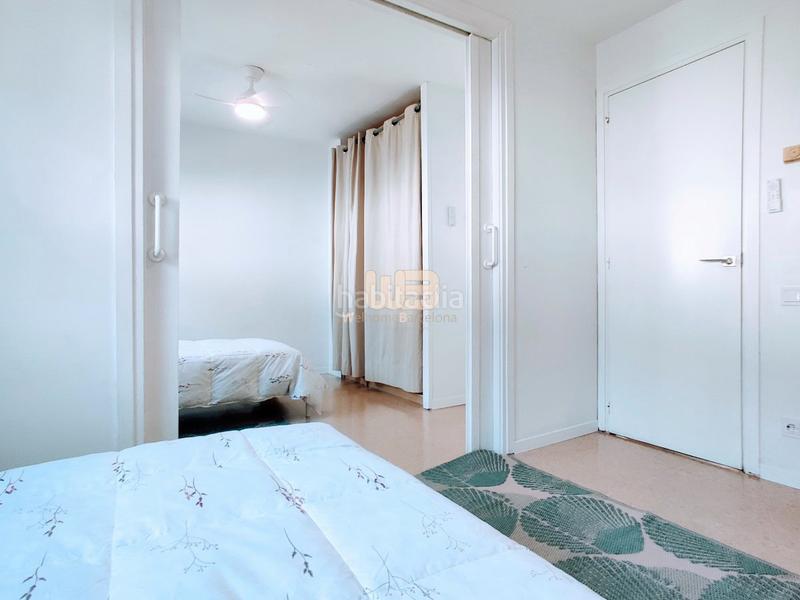 Foto 1672c386-3f8c-46bb-bdc0-39b2f7ebce1f. Alquiler casa adosada bonita casa en alquiler con jardín privado y piscina comunitaria en Barcelona