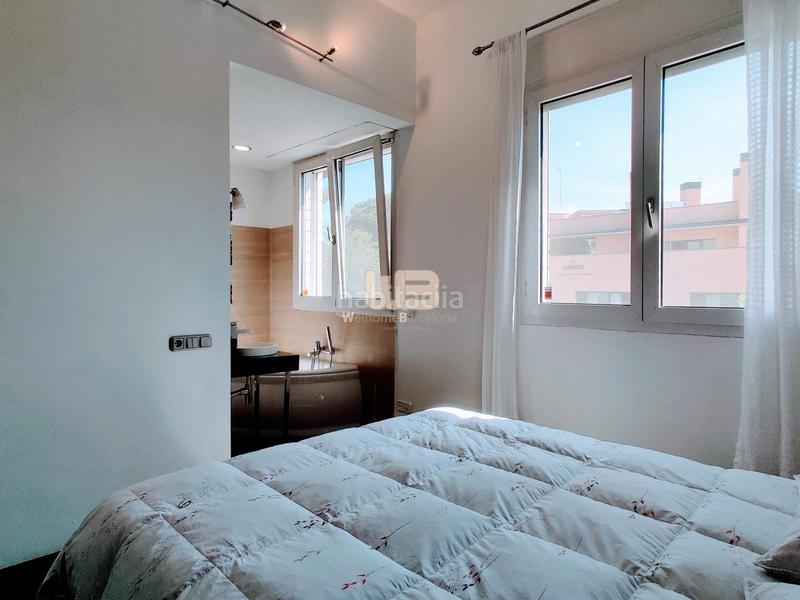 Foto 2ad25d66-f4bd-4976-b90e-fd27153f5f4c. Alquiler casa adosada bonita casa en alquiler con jardín privado y piscina comunitaria en Barcelona