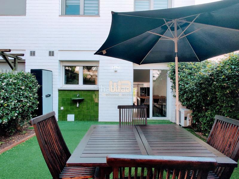 Foto 46d98906-9981-4210-8e8b-ecf7420f86f7. Alquiler casa adosada bonita casa en alquiler con jardín privado y piscina comunitaria en Barcelona