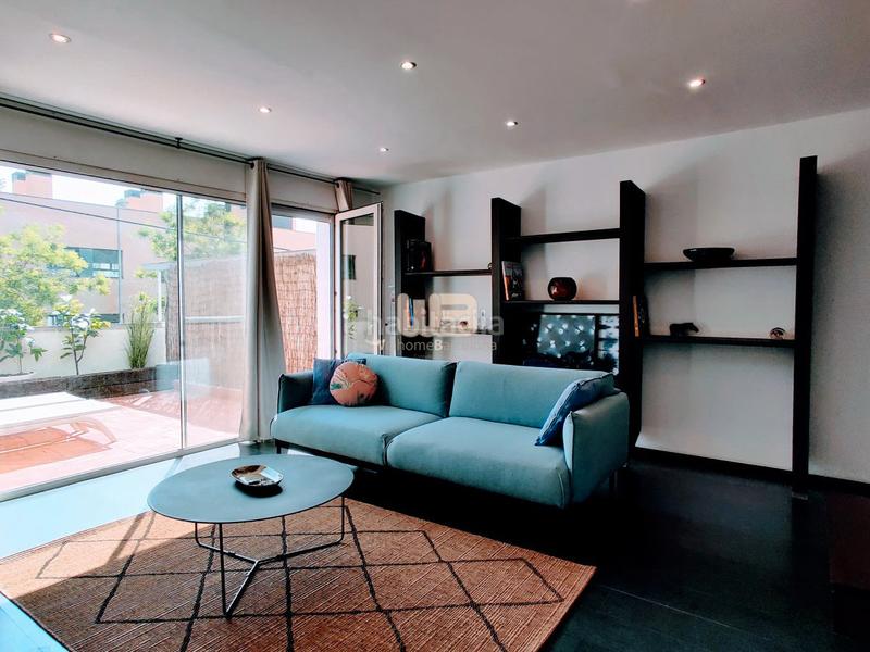 Foto 46f34399-f66e-4e97-a02a-f1d3c02423c9. Alquiler casa adosada bonita casa en alquiler con jardín privado y piscina comunitaria en Barcelona