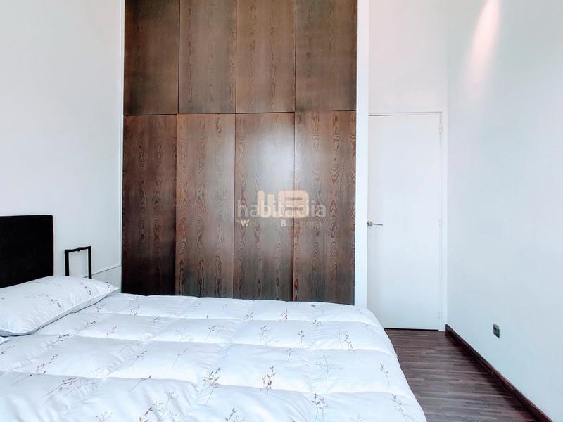 Foto 824258e3-7f35-42fb-81cc-79c8353117f4. Alquiler casa adosada bonita casa en alquiler con jardín privado y piscina comunitaria en Barcelona