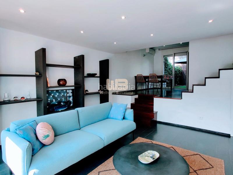 Foto 9d44a75e-4e68-41d5-9bed-dce714211d75. Alquiler casa adosada bonita casa en alquiler con jardín privado y piscina comunitaria en Barcelona