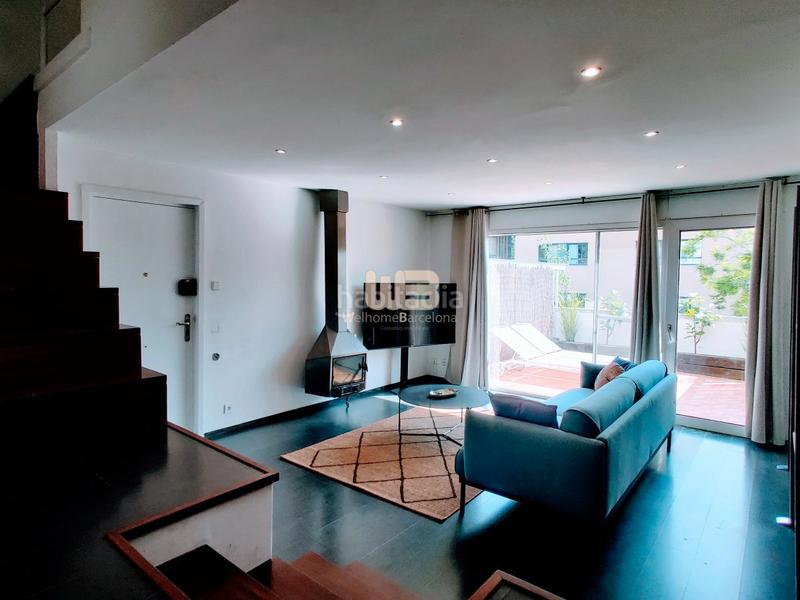 Foto a01479aa-7d93-45e0-a9da-75836c978767. Alquiler casa adosada bonita casa en alquiler con jardín privado y piscina comunitaria en Barcelona