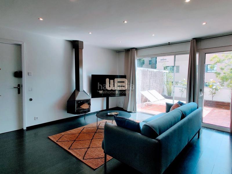 Foto a0ec8a98-6da7-4dd3-8fab-fdc9fd247ac9. Alquiler casa adosada bonita casa en alquiler con jardín privado y piscina comunitaria en Barcelona