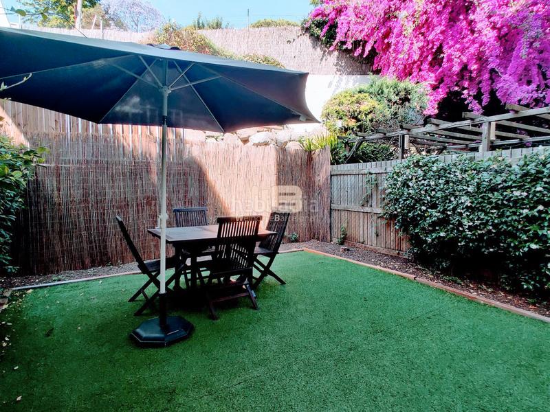 Foto f730c9d2-f65e-4ace-936e-28266e2252ec. Alquiler casa adosada bonita casa en alquiler con jardín privado y piscina comunitaria en Barcelona