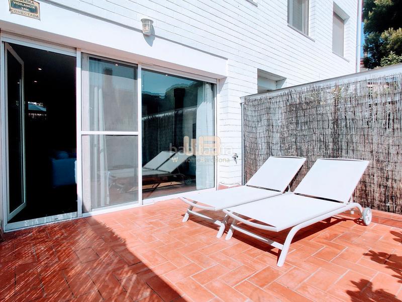 Foto e5cd8d5d-99f7-4dd3-a571-7d0458a12953. Lloguer casa adossada amb xemeneia calefacció aparcament piscina a Barcelona