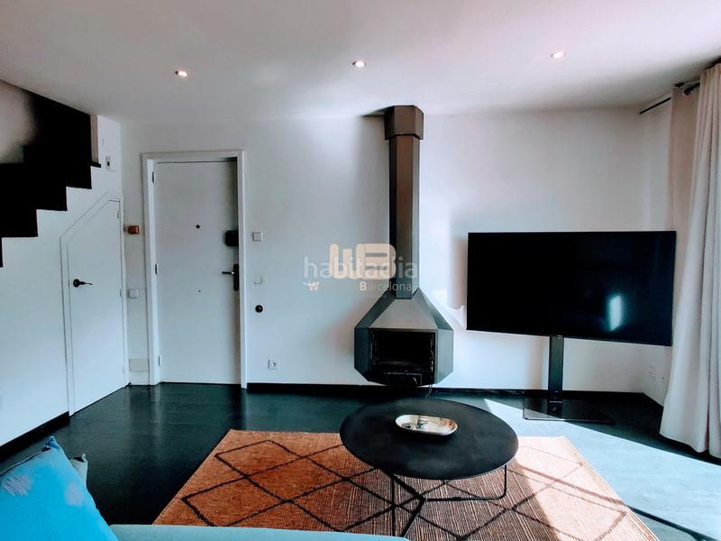 Foto f654f289-ca2a-4dbd-b356-4bccfc0f5a2f. Lloguer casa adossada amb xemeneia calefacció aparcament piscina a Barcelona