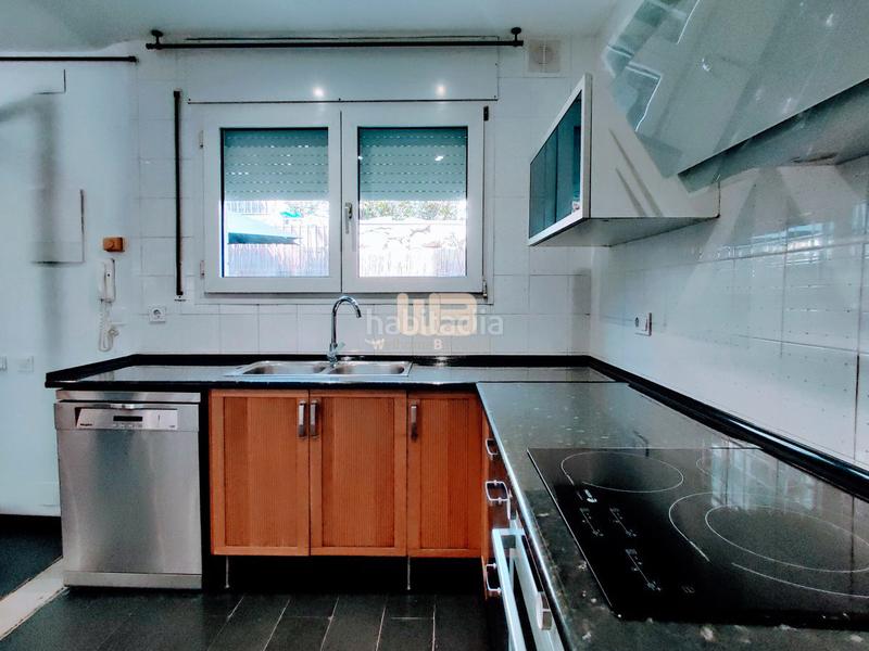 Foto 6c784153-0e37-4cff-b99d-935c30ff6c66. Miete reihenhaus mit kamin heizung parking pool in Barcelona