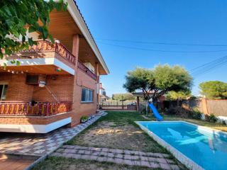 Chalet à Lliçà de Vall. Casa unifamiliar independiente con vistas impresionantes a monts