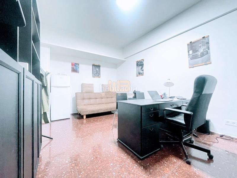Foto abaefd30-10dd-4160-8a23-8eaa9fc6e2c9. Office space with parking in Sant Antoni Barcelona