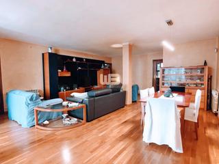 Zweistöckige Wohnung  Carrer de provença. Exclusivo piso dúplex reformado con materiales de alta gama en l