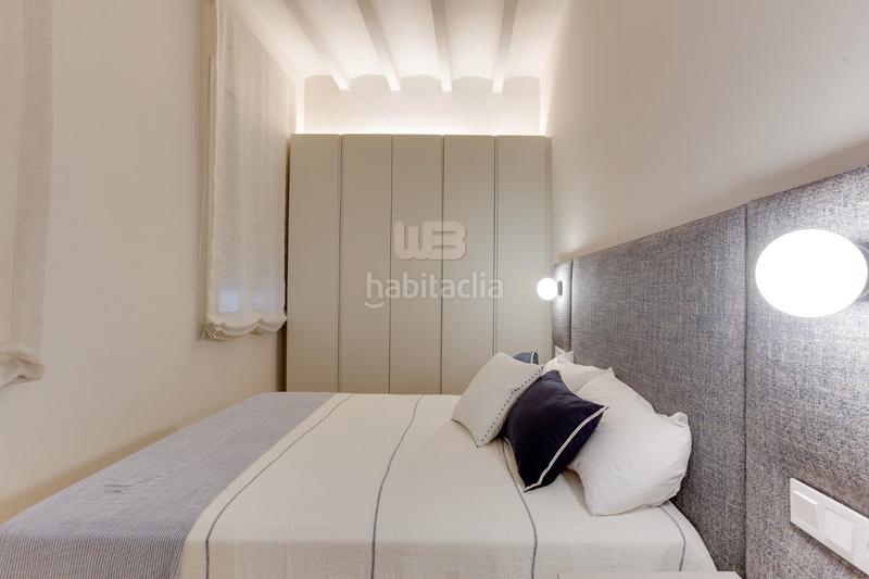 Foto 7013f297-4dfe-499a-b2c1-36fcb40e576b. Rent flat with fireplace heating in Sant Antoni Barcelona