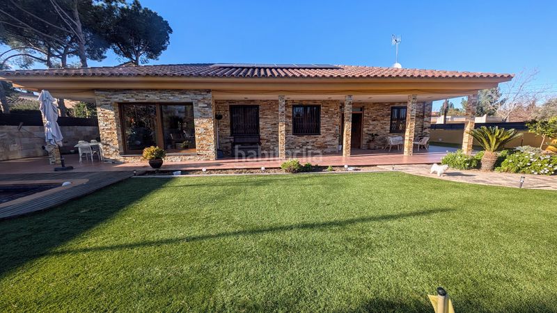 Foto 0825dc0b-2c0a-4778-92df-dcb8045f8a26. Casa amb xemeneia calefacció aparcament piscina a Cerdanyola del Vallès