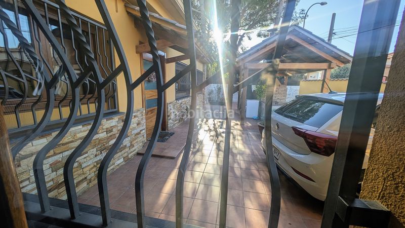 Foto 0cd2ab0b-b387-4b76-83eb-e8676d4f5242. Casa amb xemeneia calefacció aparcament piscina a Cerdanyola del Vallès