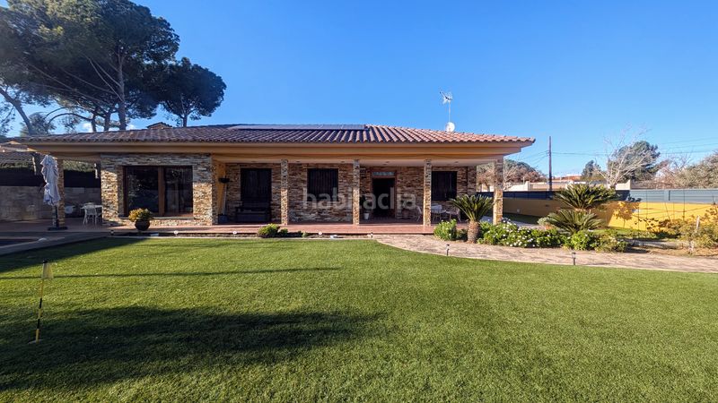 Foto 2058dd4f-b816-4169-8afb-f100e5be62c1. Casa amb xemeneia calefacció aparcament piscina a Cerdanyola del Vallès