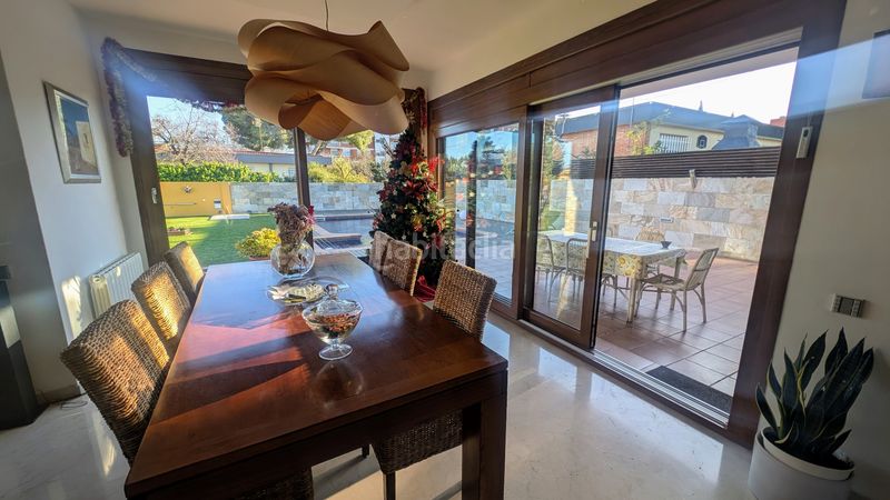 Foto 234b7226-a83b-4adb-b635-4f65b0707a42. Casa amb xemeneia calefacció aparcament piscina a Cerdanyola del Vallès