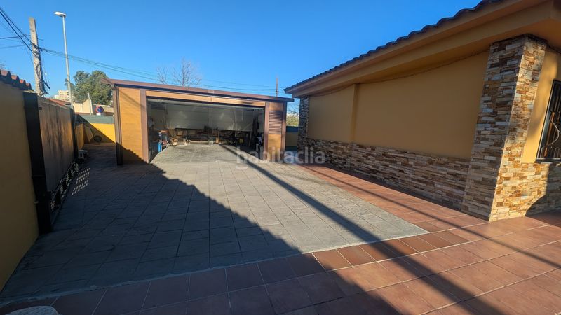 Foto 26356fb5-309d-4ce1-87fd-2811ce261a84. Casa amb xemeneia calefacció aparcament piscina a Cerdanyola del Vallès