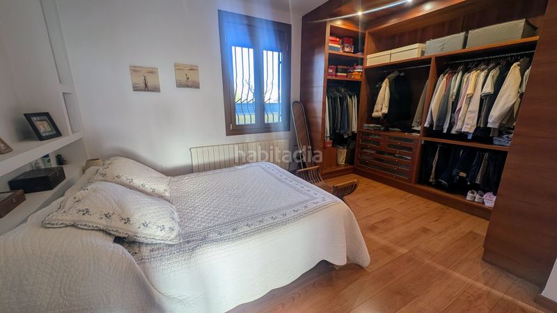 Foto 395015ae-3849-4ff9-acd2-49deb79ae419. Casa amb xemeneia calefacció aparcament piscina a Cerdanyola del Vallès