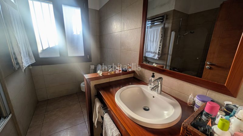 Foto 5c337077-0e67-4e5e-a031-7a96115d7048. Casa amb xemeneia calefacció aparcament piscina a Cerdanyola del Vallès